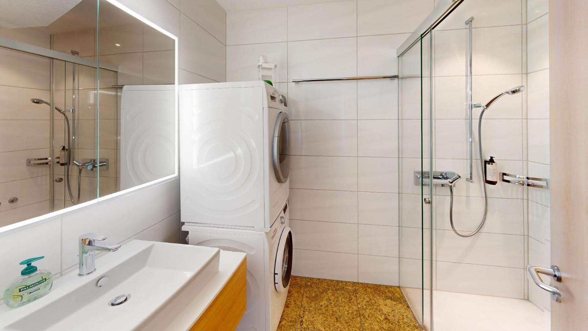 Ueber Den Daecher Von Chur Apartment Luaran gambar